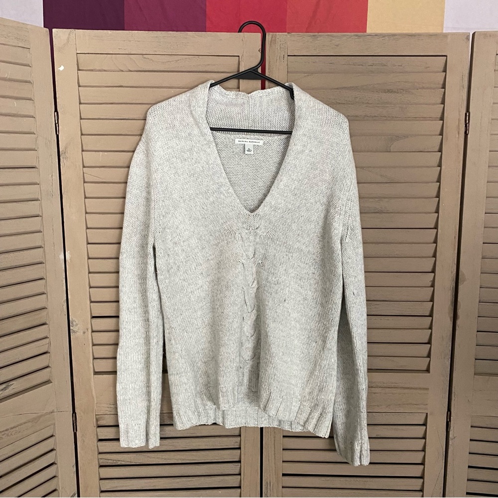 Banana Republic Women’s XL White V-Neck Wool Sweater